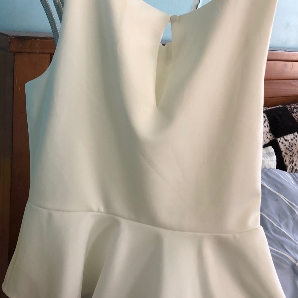 Woman’s top - Picture 2 of 2